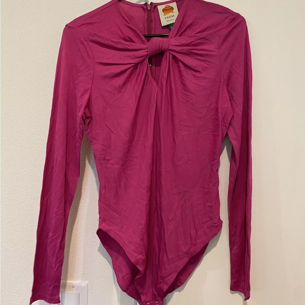 NWOT FARM Rio hot pink body suit SMALL